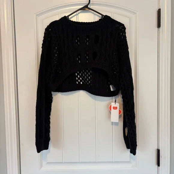 Cider Women's Knit Round Neckline Hollow Out Long Sleeve Crop Top Sz Medium NWT - Picture 2 of 8